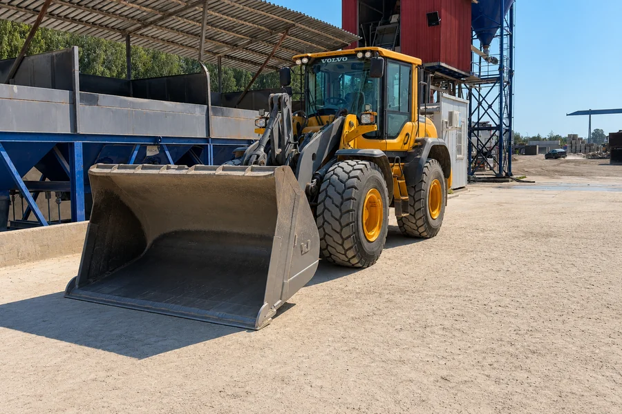 Beton Warka - Iron-Bet, beton towarowy z transportem i pompą
